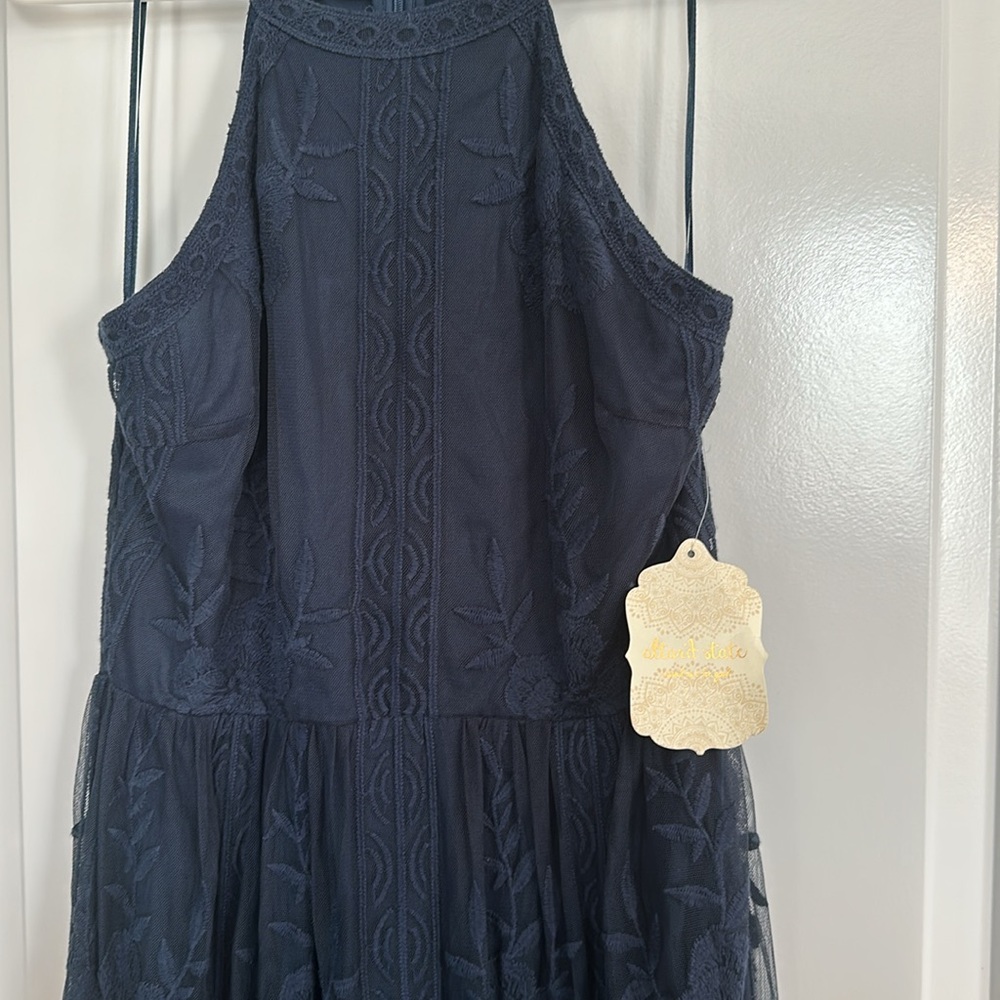 Altar’s State Dress - Picture 3 of 3